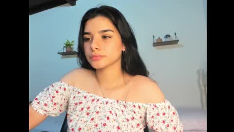 Snapshot of shara_jones chatting on December 11, 2:41 am Sara online show from December 11, 2:41 am