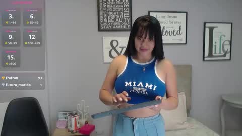 Snapshot of shara_rios chatting on October 16, 1:55 pm shara_rios online show from October 16, 1:55 pm