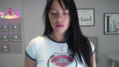 Snapshot of shara_rios chatting on October 28, 1:34 pm shara_rios online show from October 28, 1:34 pm