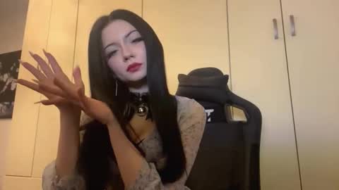 Snapshot of sharellgilvin chatting on October 15, 4:08 pm Angie online show from October 15, 4:08 pm