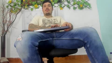 jhon deibyd online show from December 15, 3:24 am