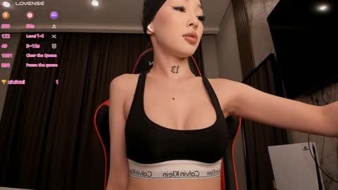 Snapshot of sharlin_13 chatting on February 8, 1:00 am Sharlin  online show from February 8, 1:00 am