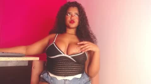 Sharlot online show from October 16, 1:00 pm