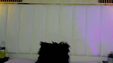 Sharlot  online show from April 2, 3:03 am