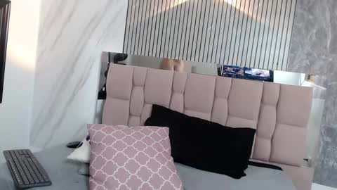 Sara online show from November 17, 2:41 pm