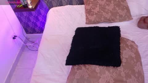 Sharom  online show from March 12, 9:56 pm