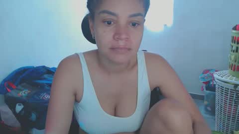 Shayna online show from June 6, 3:51 pm