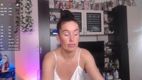 Sheila GMT 2 Tuesday Wednesday Friday Saturday Sunday- 8  5  online show from December 19, 5:14 am