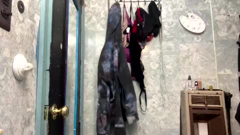 Shelby holes online show from November 13, 10:18 am