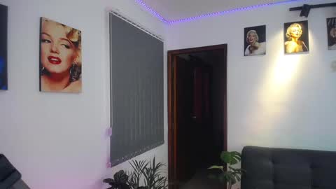 Snapshot of shellsy_hans chatting on February 4, 5:12 pm Shellsy H   online show from February 4, 5:12 pm