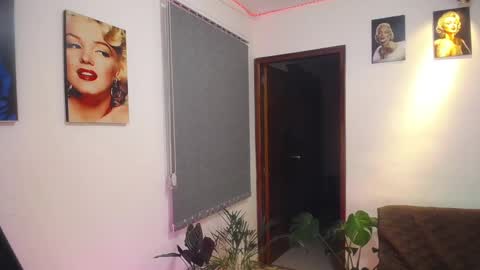 Snapshot of shellsy_hans chatting on February 20, 1:57 am Shellsy H   online show from February 20, 1:57 am