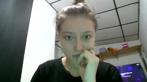 shelsyzevee_ online show from October 26, 12:44 am