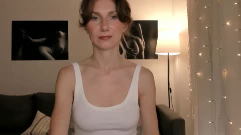 shesleepsnaked online show from April 18, 6:32 pm