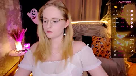 Hello guys my name is Aemilia online show from October 26, 9:10 am