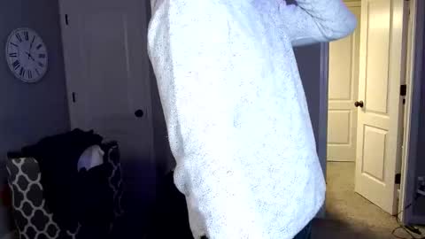 shimmyloe online show from December 16, 9:04 am