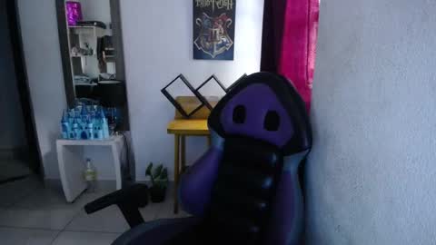 Snapshot of shining_star69 chatting on October 25, 12:38 pm shining_star69 online show from October 25, 12:38 pm