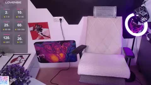 shiromy_ online show from July 26, 5:43 pm