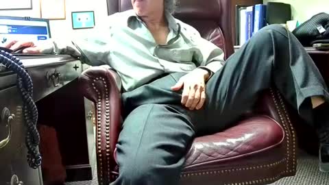 nikolas send dm for an appointment online show from February 12, 10:15 pm