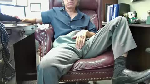 nikolas send dm for an appointment online show from September 22, 8:24 pm