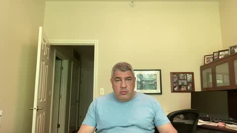 Chicago Guy online show from July 7, 7:40 pm