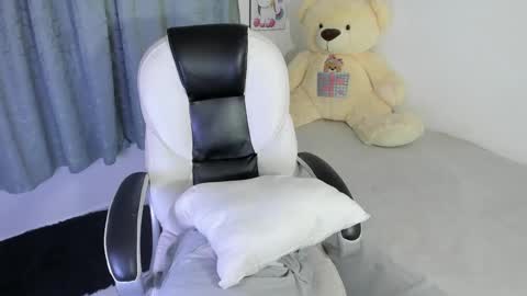 Nahomy online show from March 11, 4:51 am