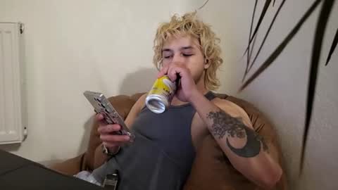 your shy boy online show from February 14, 2:53 pm