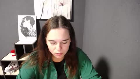 shy_lil online show from September 9, 7:41 am