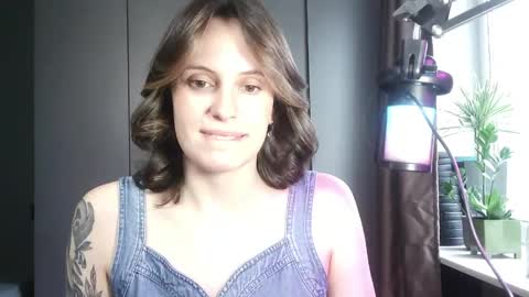 shy_miracle online show from May 4, 2:01 pm