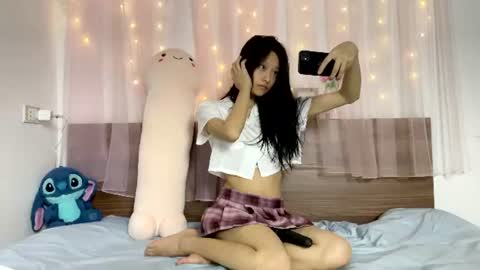 shy_pink_doll online show from June 28, 3:19 pm