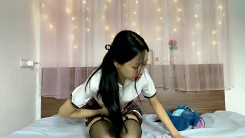 shy_pink_doll online show from June 24, 3:52 pm