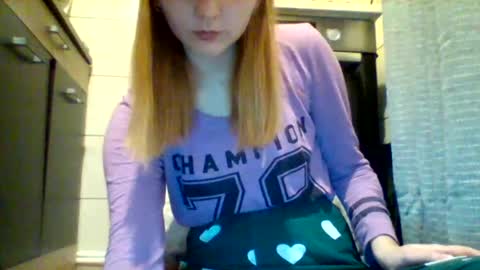shy_woman18 online show from January 19, 4:46 pm