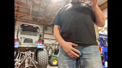 shyguycurious5 online show from November 10, 9:06 pm