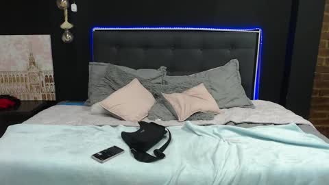 Snapshot of shyvibes_ chatting on February 18, 12:59 am CALL ME  CHARLOTTE online show from February 18, 12:59 am