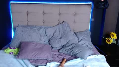 Snapshot of shyvibes_ chatting on March 9, 10:19 pm CALL ME  CHARLOTTE online show from March 9, 10:19 pm