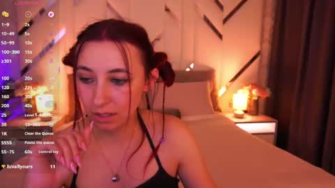 shyy_jany online show from June 23, 1:50 pm