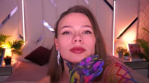 shyysiren online show from December 21, 9:05 am