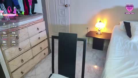 SIa  online show from April 15, 4:10 pm