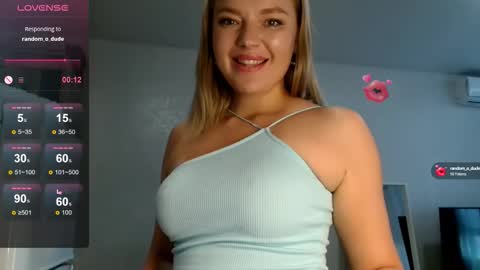 Snapshot of siberian_girl_ chatting on September 27, 1:47 am Eva online show from September 27, 1:47 am