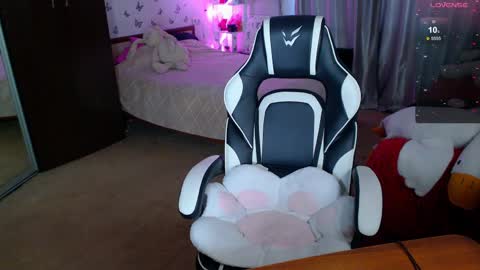 Sidny online show from March 25, 3:57 am