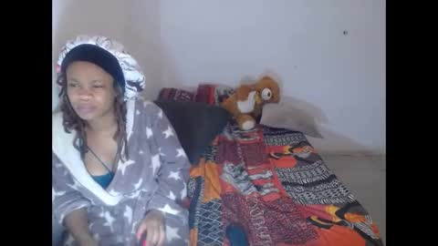 sieannabrown online show from April 14, 9:23 am