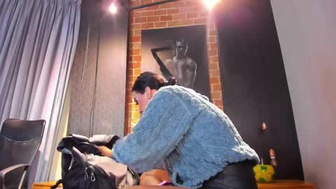 SinnaDark online show from April 8, 11:13 am