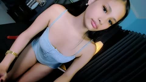 Belle online show from April 25, 1:41 pm