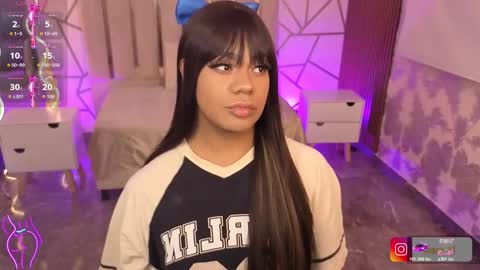 Siiam Tay online show from February 1, 3:03 am