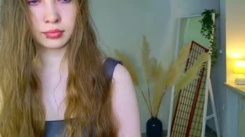 Lily online show from November 29, 9:44 pm