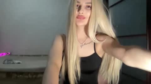 silkybabe19 online show from January 9, 10:48 pm