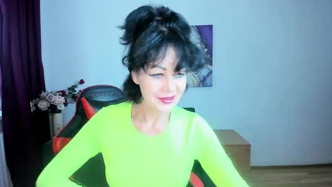 Silvia Wallec online show from July 27, 5:38 am
