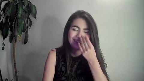 Snapshot of silviecollins chatting on January 7, 12:45 am Silvie online show from January 7, 12:45 am