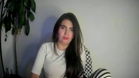 Snapshot of silviecollins chatting on January 15, 2:49 am Silvie online show from January 15, 2:49 am