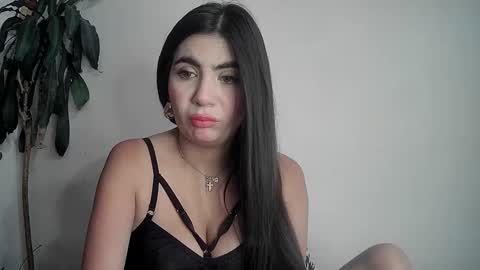 Snapshot of silviecollins chatting on January 31, 11:24 pm Silvie online show from January 31, 11:24 pm