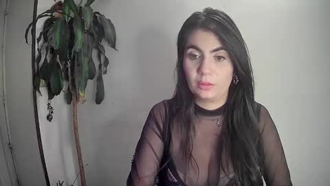 Snapshot of silviecollins chatting on January 3, 2:43 am Silvie online show from January 3, 2:43 am